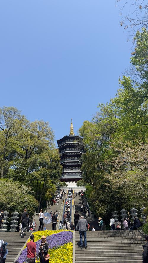 杭州雷峰塔周边景点